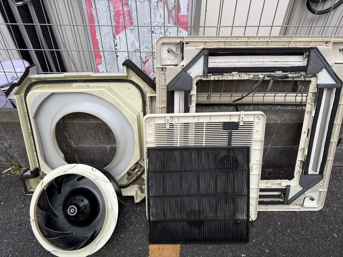 天井カセットのパネルの作業前